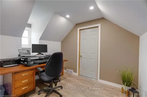 28649 Dolphin Road Adelaide Metcalfe ON N7G 3H7