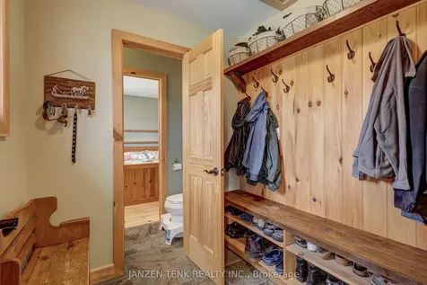 57604 Tunnel Bayham ON N0J 1Z0