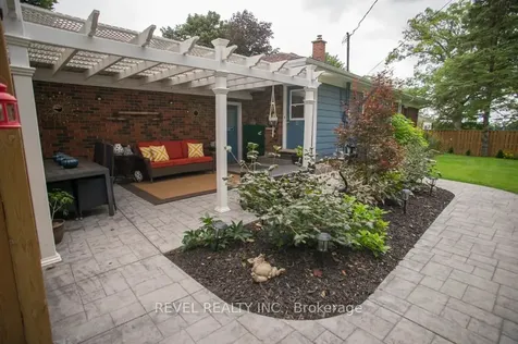 111 Tutela Heights Road Brantford ON N3T 1A5