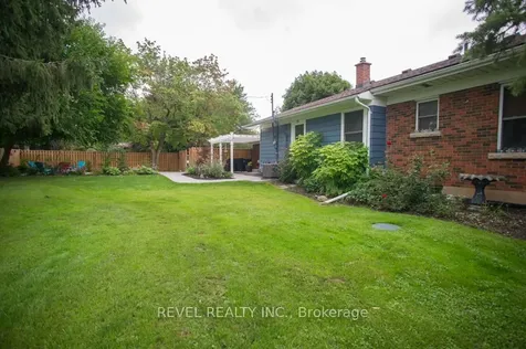 111 Tutela Heights Road Brantford ON N3T 1A5