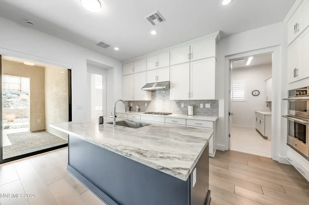 2316 Hammer Falls Reno NV 89521