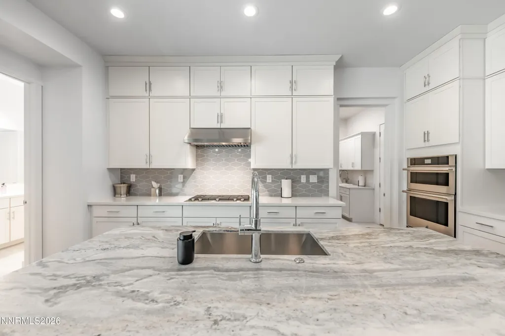 2316 Hammer Falls Reno NV 89521