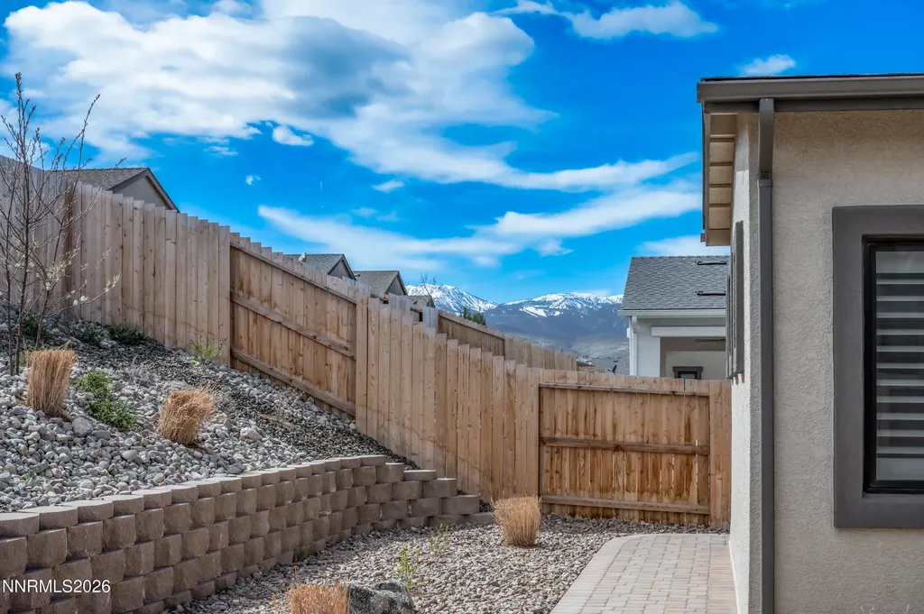 2316 Hammer Falls Reno NV 89521