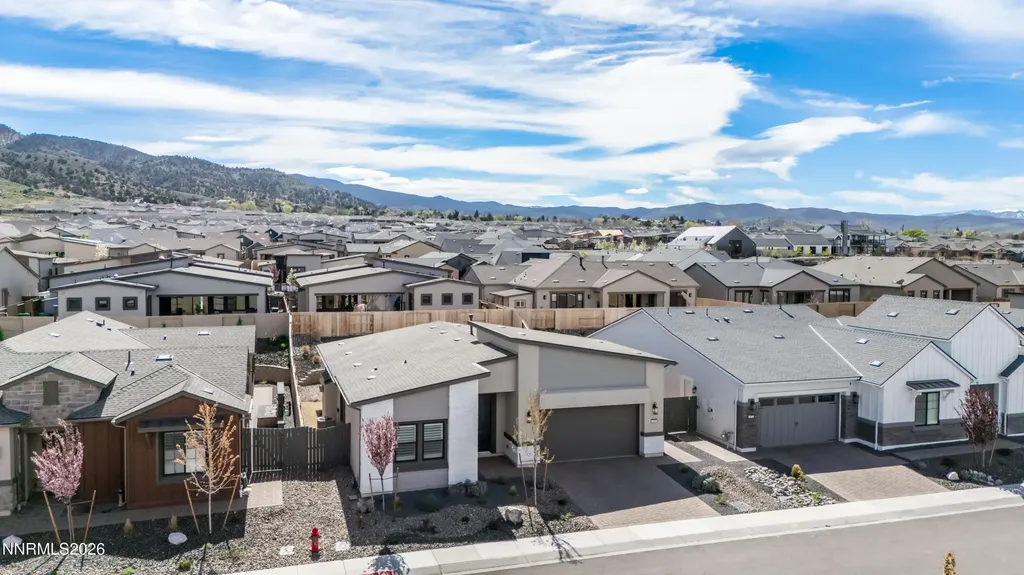 2316 Hammer Falls Reno NV 89521