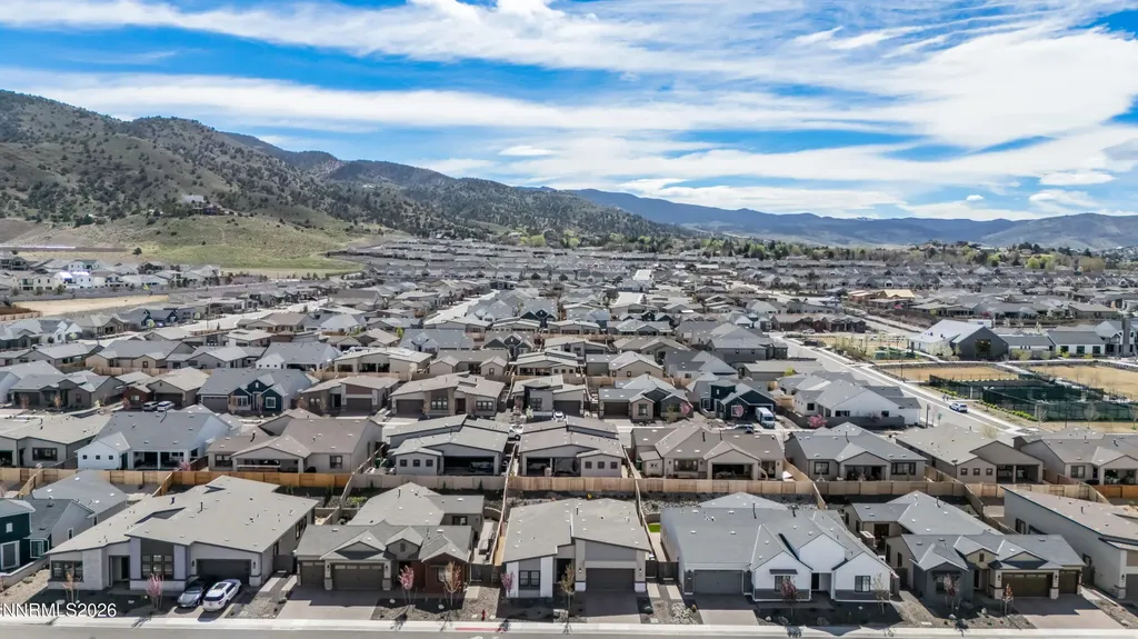 2316 Hammer Falls Reno NV 89521