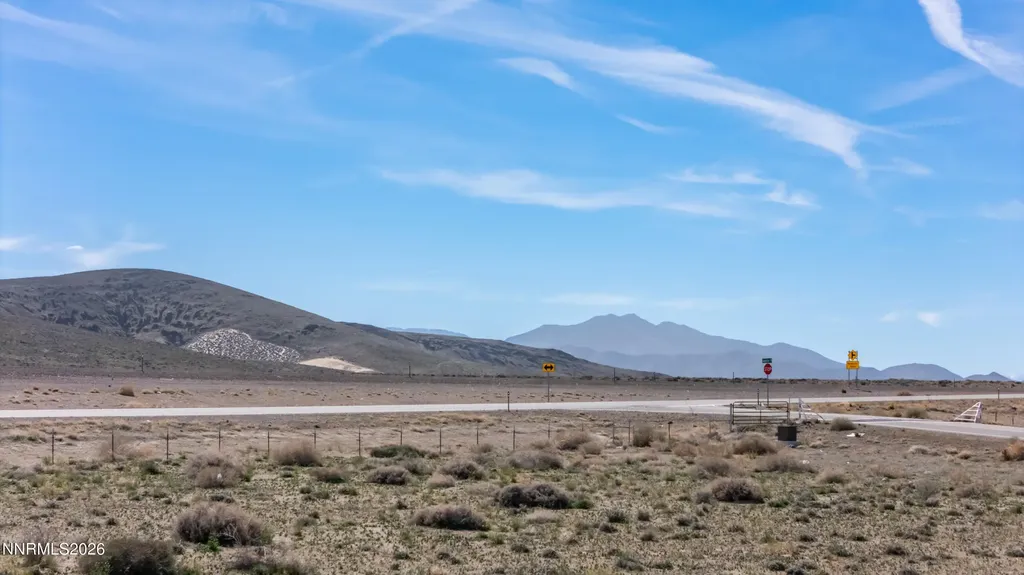 5925 Anita Silver Springs NV 89429