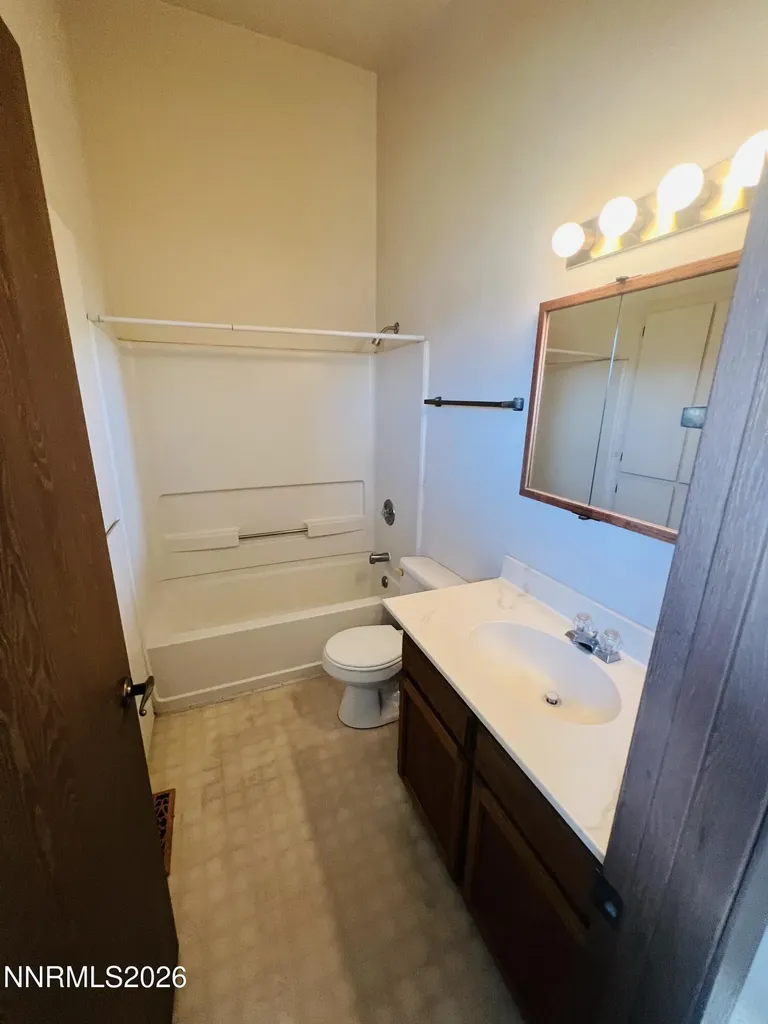 861 Center Fallon NV 89406