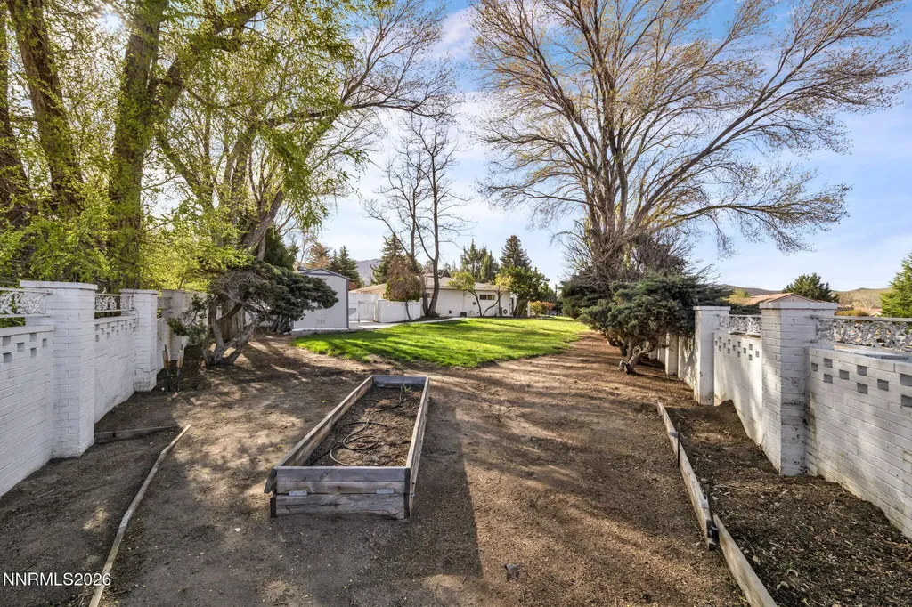 3325 Hidden Valley Reno NV 89502