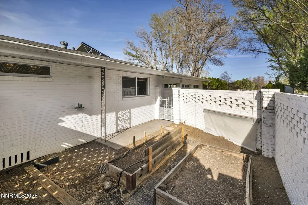 3325 Hidden Valley Reno NV 89502