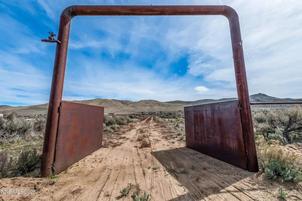 15700 Dry Valley Reno NV 89508