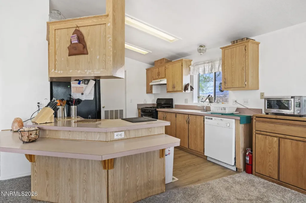 1850 10th Silver Springs NV 89429