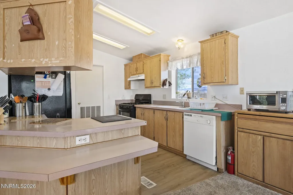 1850 10th Silver Springs NV 89429