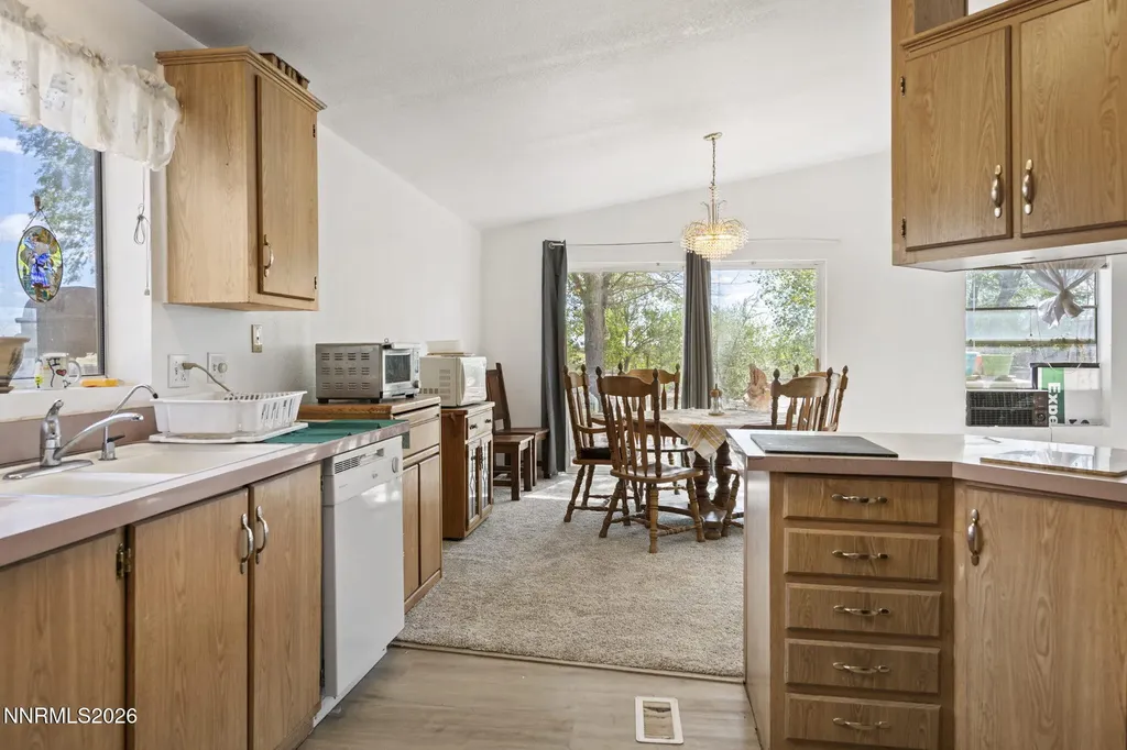 1850 10th Silver Springs NV 89429