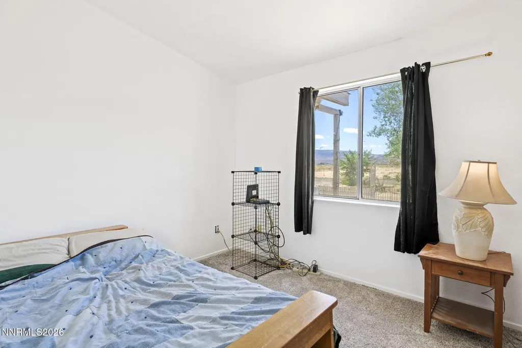 1850 10th Silver Springs NV 89429