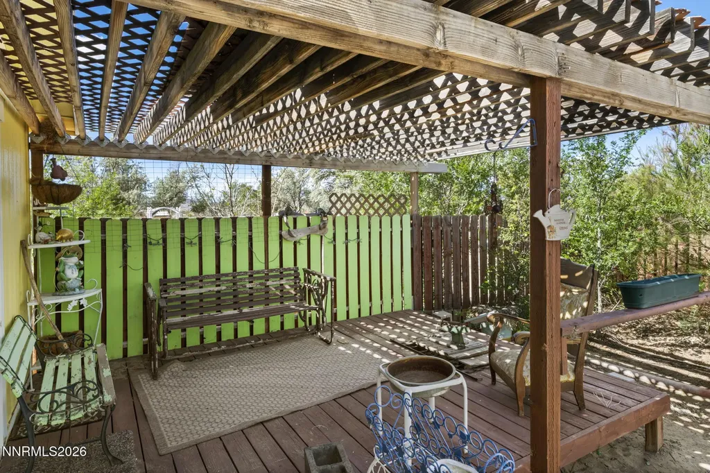1850 10th Silver Springs NV 89429