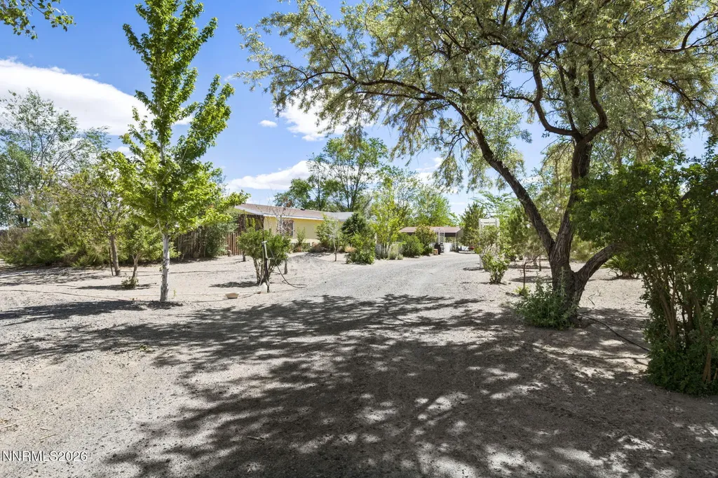 1850 10th Silver Springs NV 89429