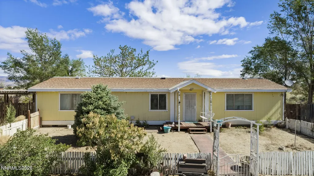 1850 10th Silver Springs NV 89429