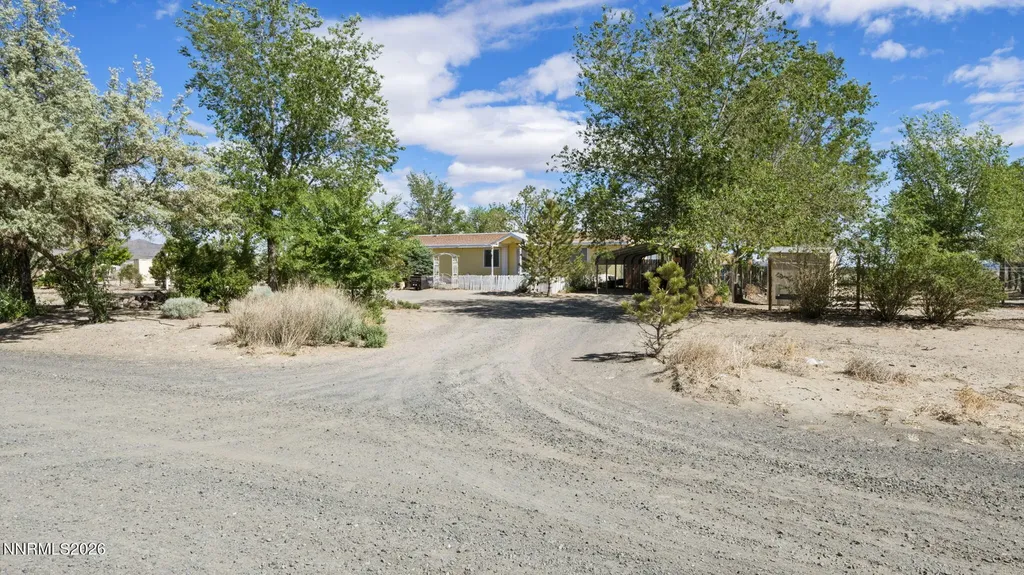 1850 10th Silver Springs NV 89429
