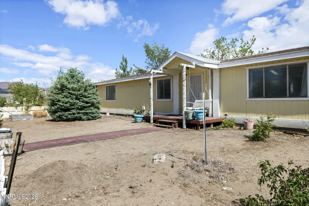 1850 10th Silver Springs NV 89429