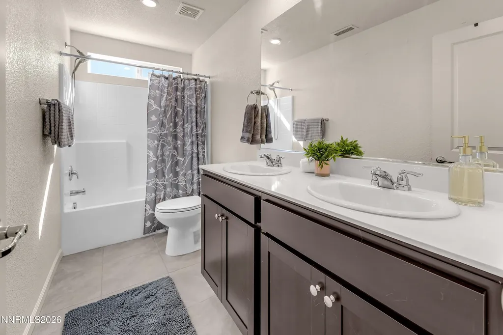 576 Pine Creek Dayton NV 89403