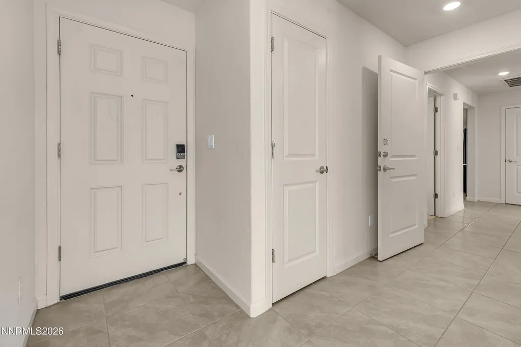 576 Pine Creek Dayton NV 89403