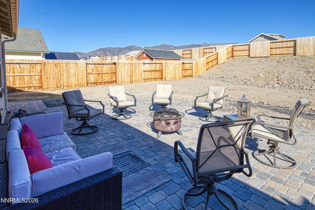 576 Pine Creek Dayton NV 89403