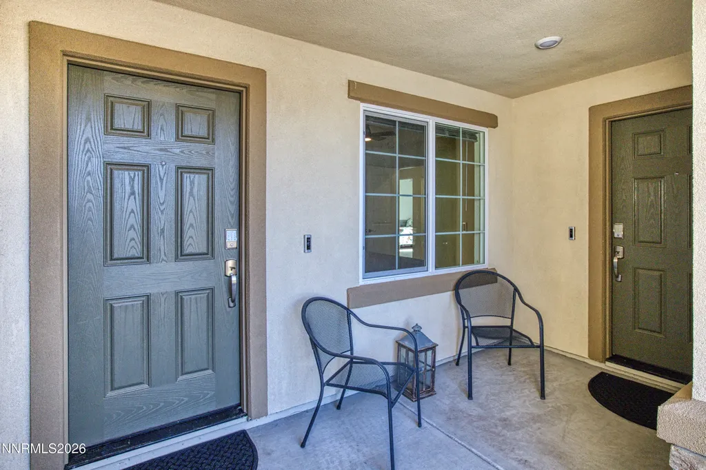 576 Pine Creek Dayton NV 89403