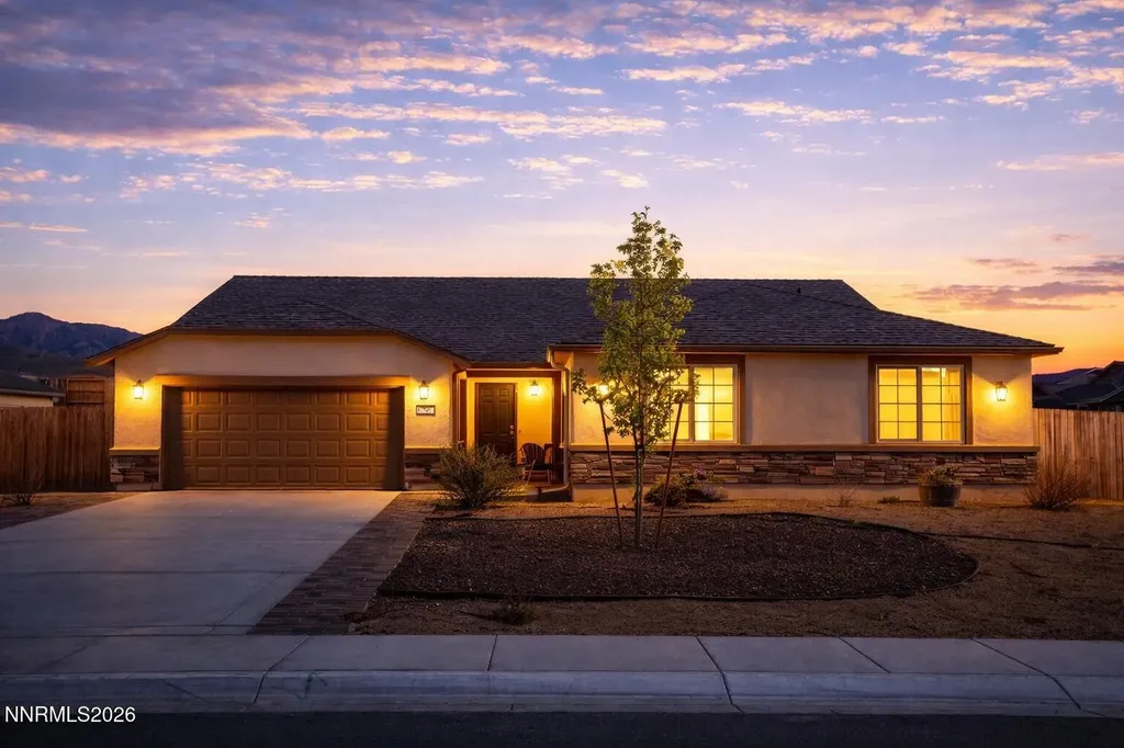 576 Pine Creek Dayton NV 89403