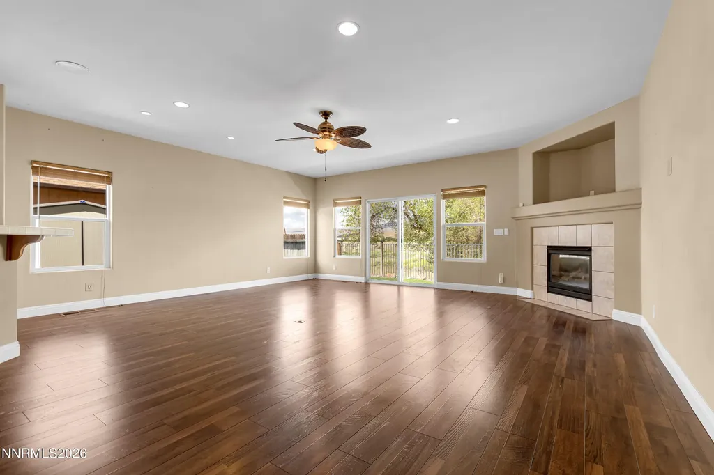 5582 Knoll View Sparks NV 89436