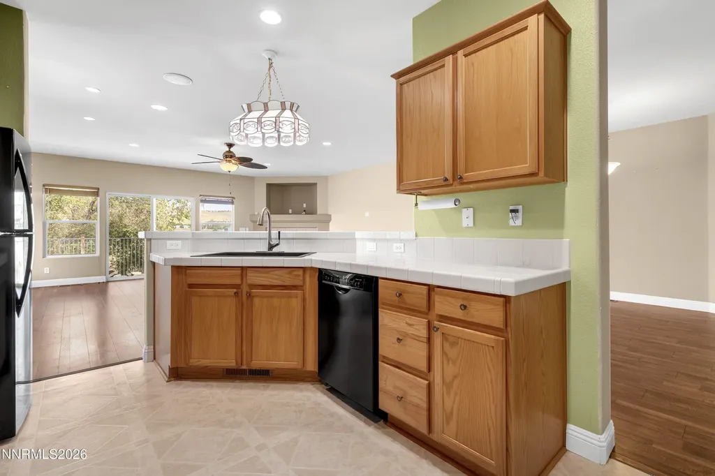 5582 Knoll View Sparks NV 89436