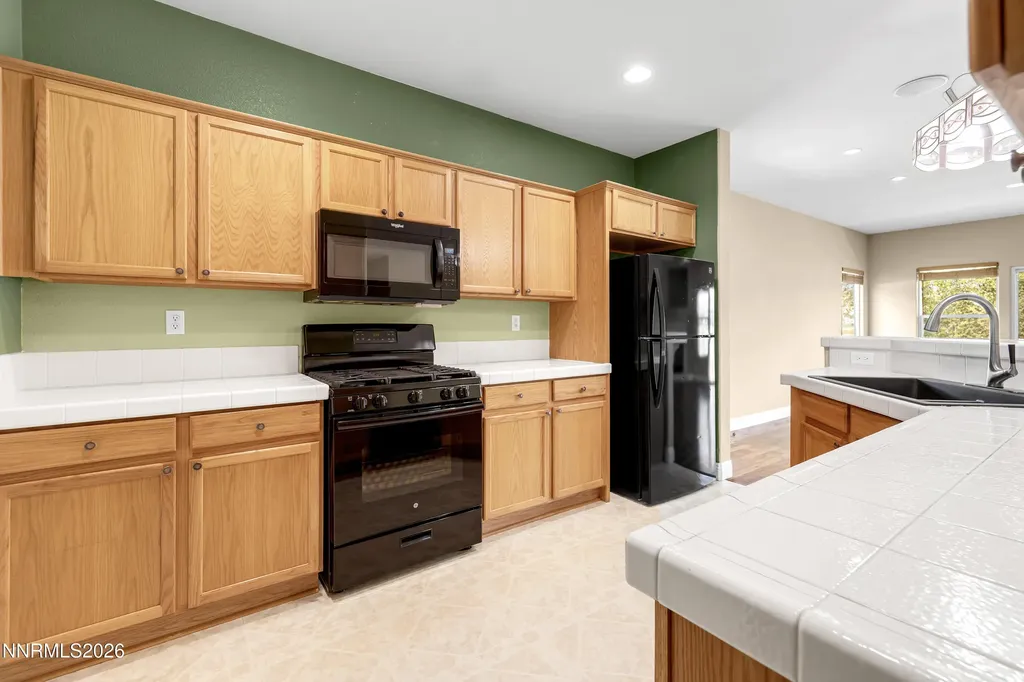 5582 Knoll View Sparks NV 89436