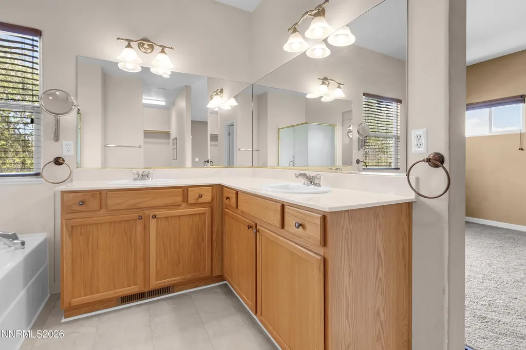 5582 Knoll View Sparks NV 89436