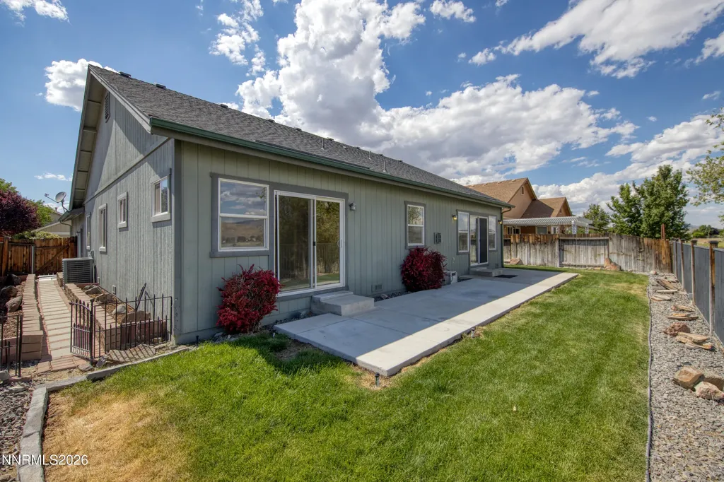 5582 Knoll View Sparks NV 89436