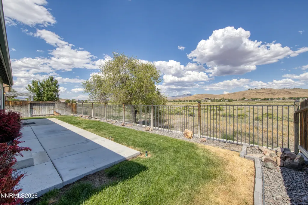 5582 Knoll View Sparks NV 89436