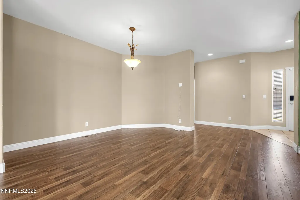 5582 Knoll View Sparks NV 89436
