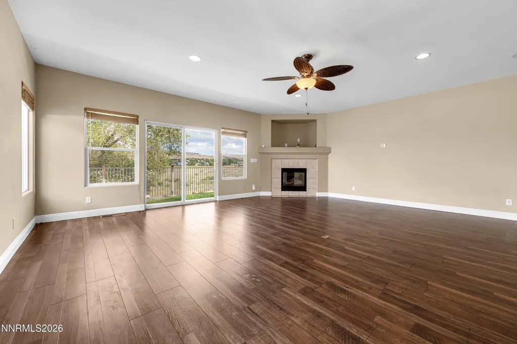 5582 Knoll View Sparks NV 89436