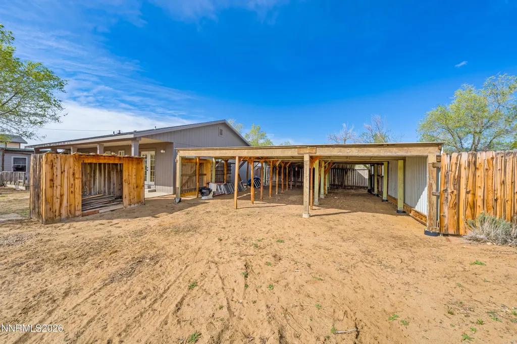 2833 Fuller Minden NV 89423