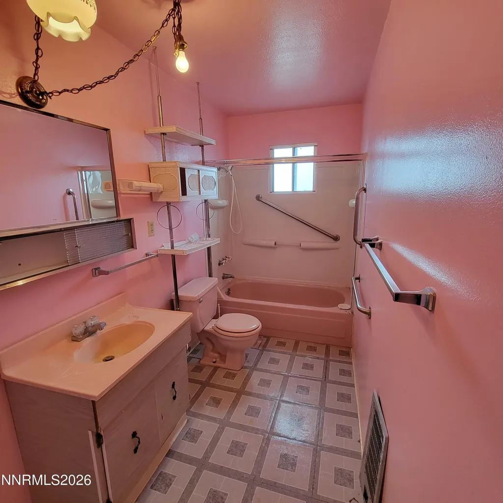 612 F Hawthorne NV 89415