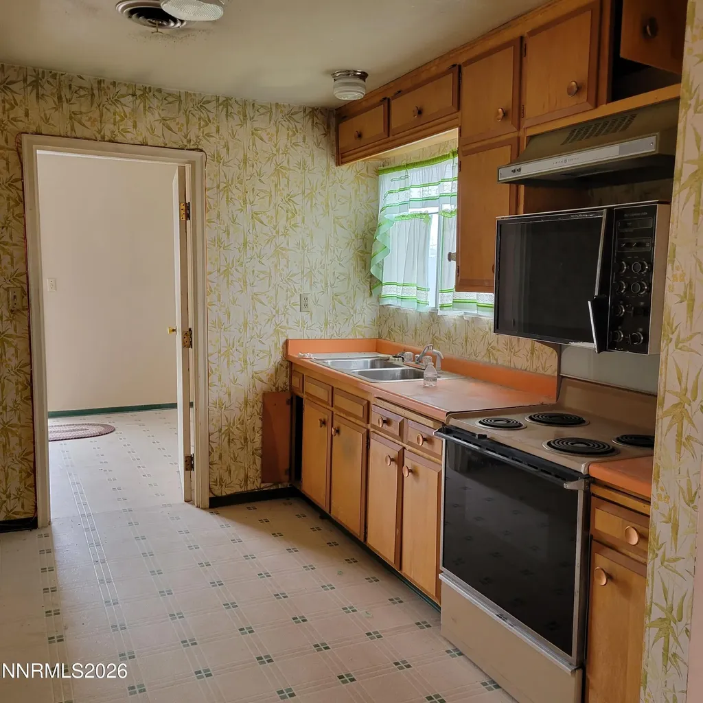 612 F Hawthorne NV 89415