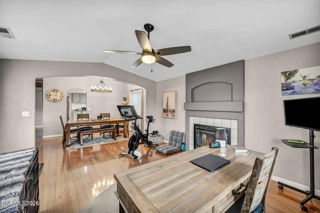 522 Sugarloaf Dayton NV 89403