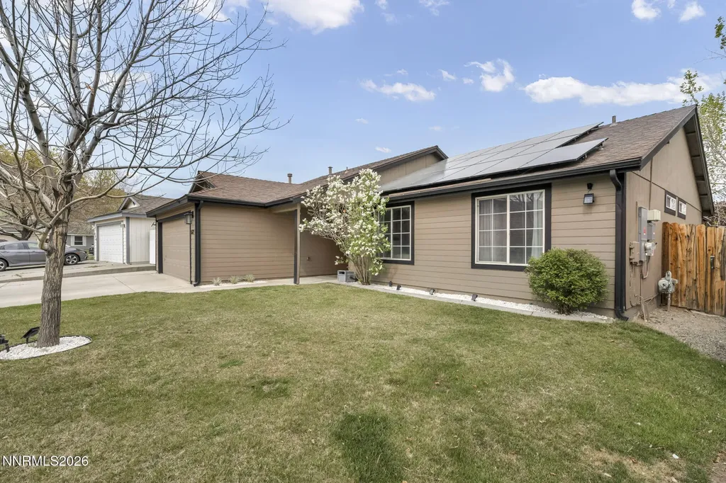 522 Sugarloaf Dayton NV 89403
