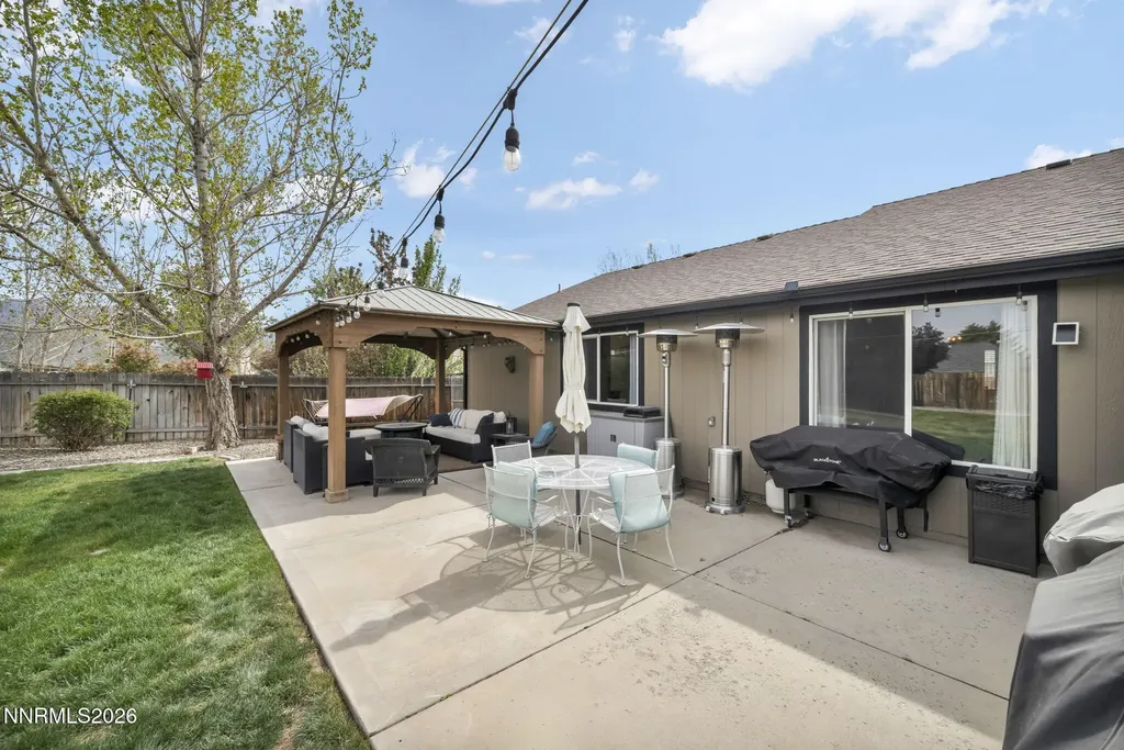 522 Sugarloaf Dayton NV 89403