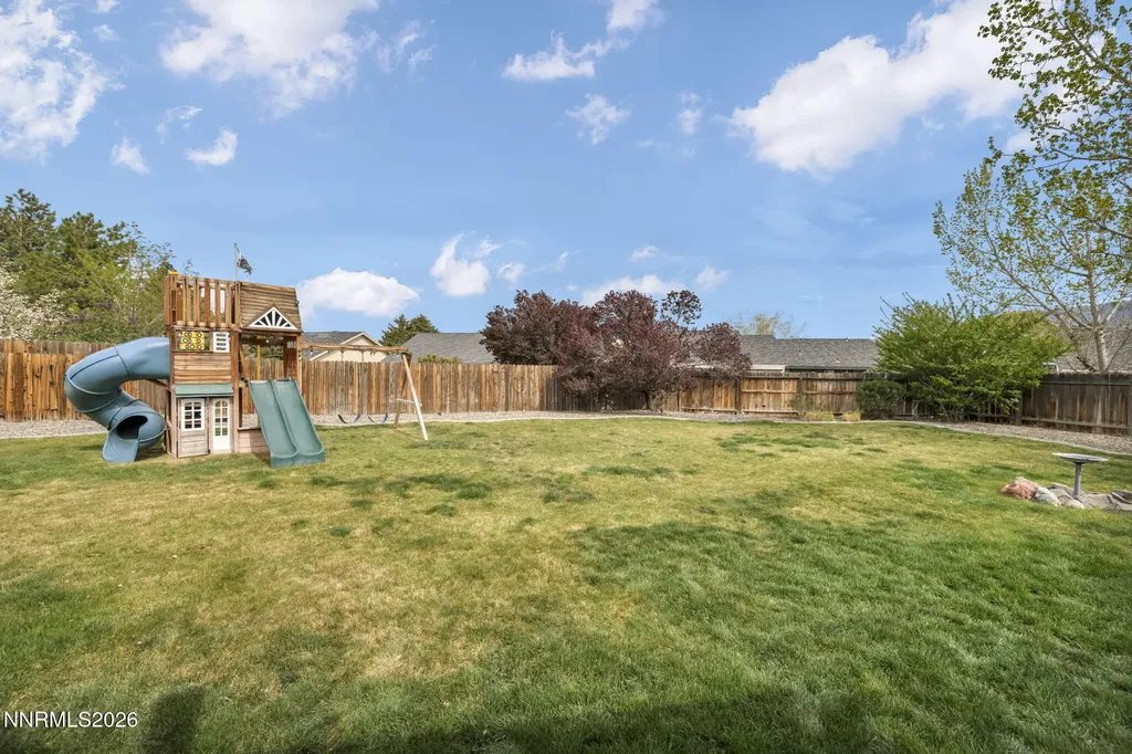 522 Sugarloaf Dayton NV 89403