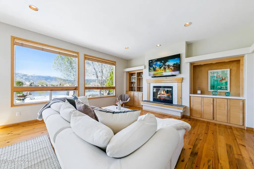 1608 Valley Gardnerville NV 89410