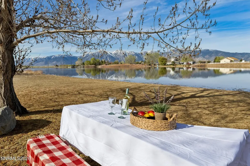 1608 Valley Gardnerville NV 89410