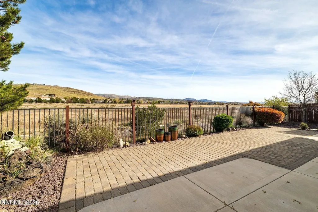 1239 Turnberry Sparks NV 89436