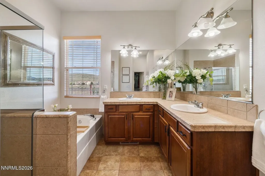 1239 Turnberry Sparks NV 89436