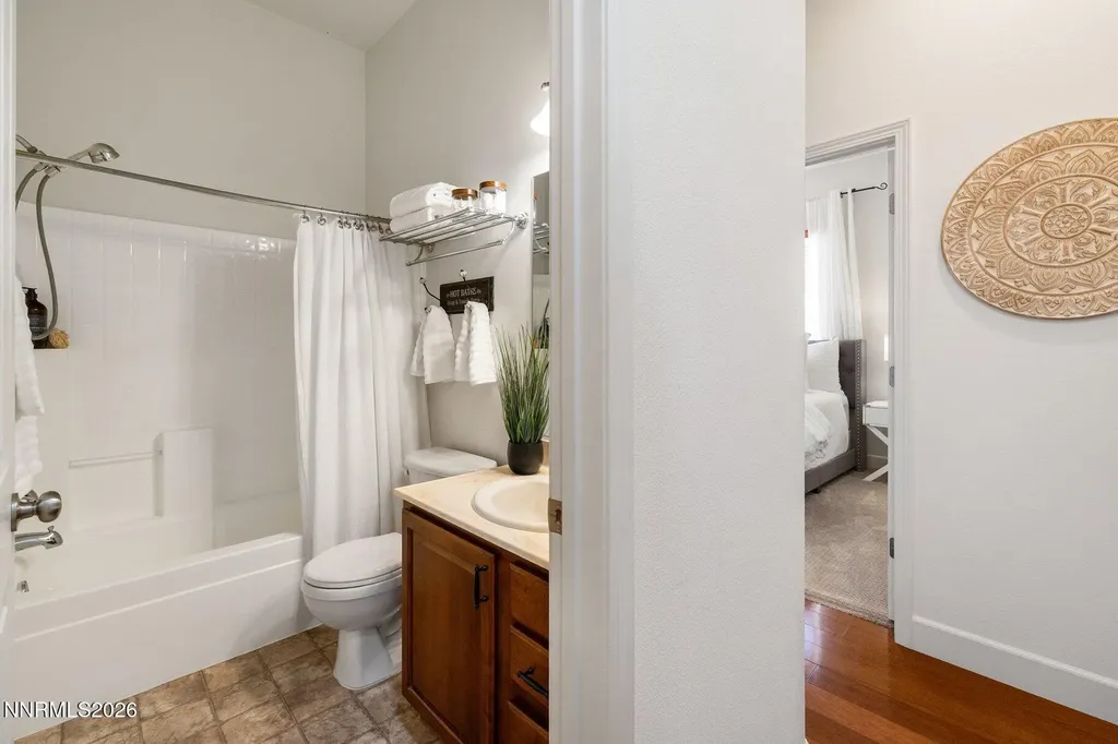 1239 Turnberry Sparks NV 89436