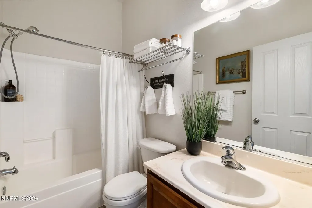 1239 Turnberry Sparks NV 89436