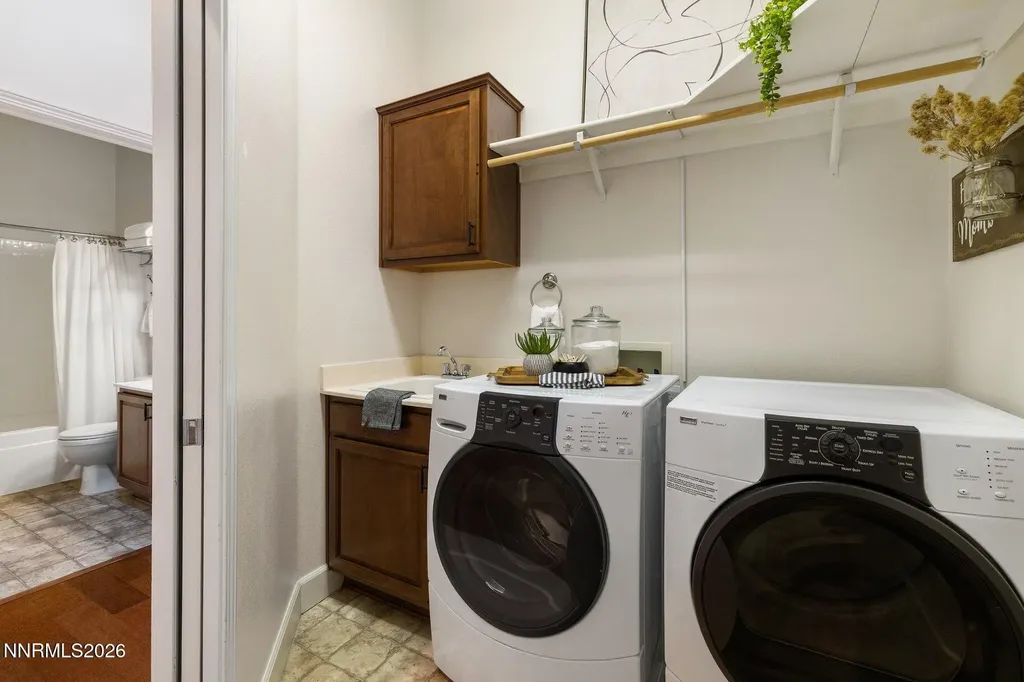 1239 Turnberry Sparks NV 89436